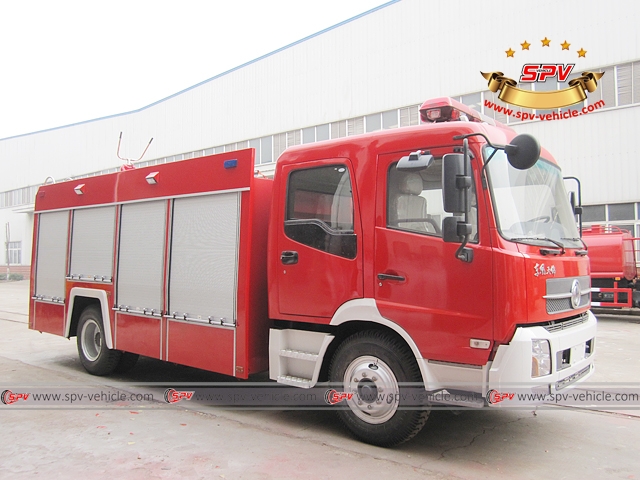 Left front view of Foam and Water Fire Truck - Dongfeng 7,000 Liters Fire Truck DONGFENG - Right Front Side